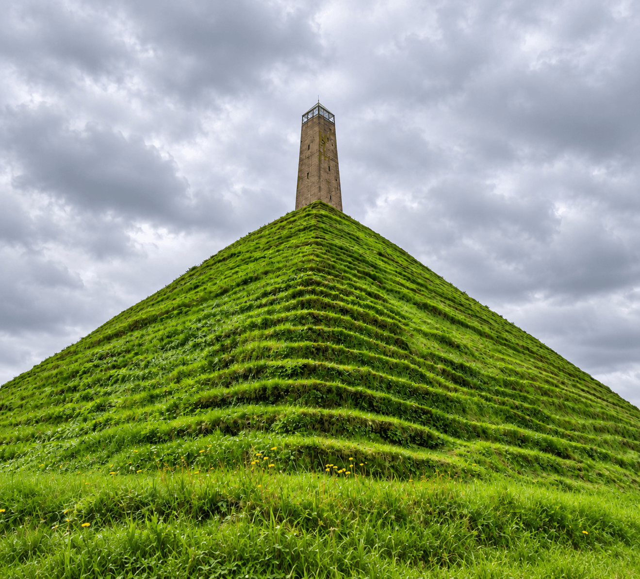 Pyramide van Austerlitz met je hond