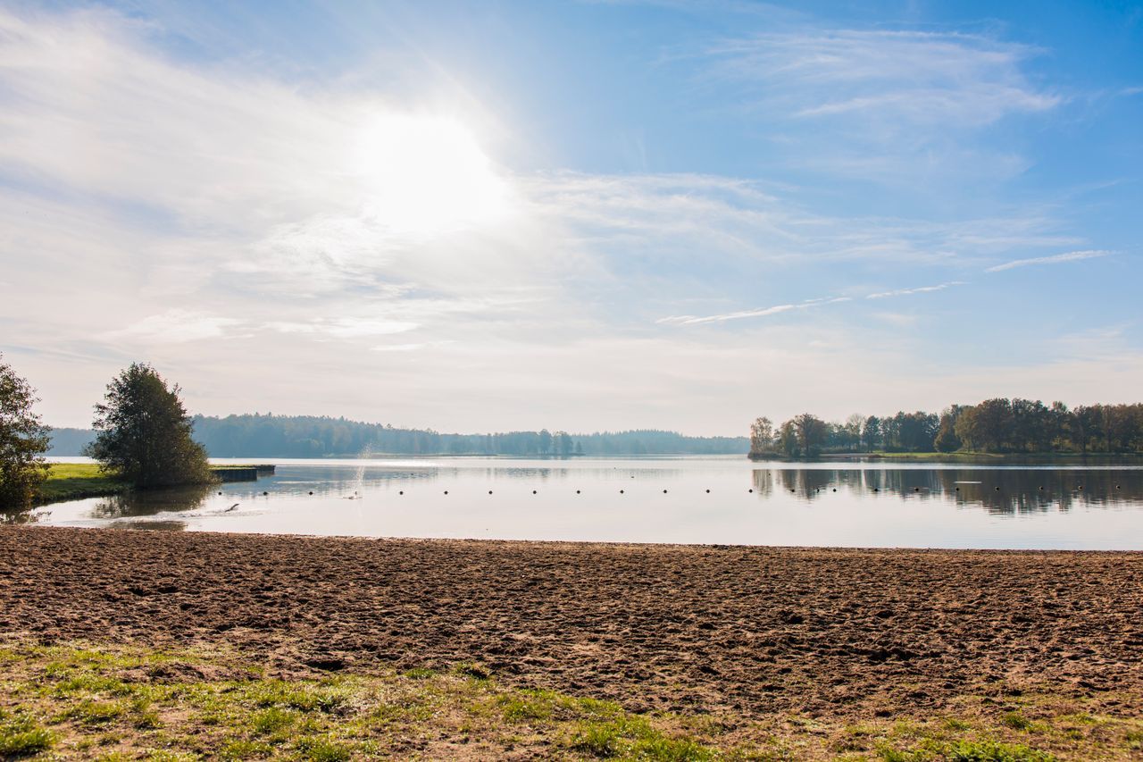 Mookerplas: loslopen en zwemmen aan de Maas bij Plasmolen